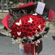 ช่อดอกไม้ "Scarlet Symphony"