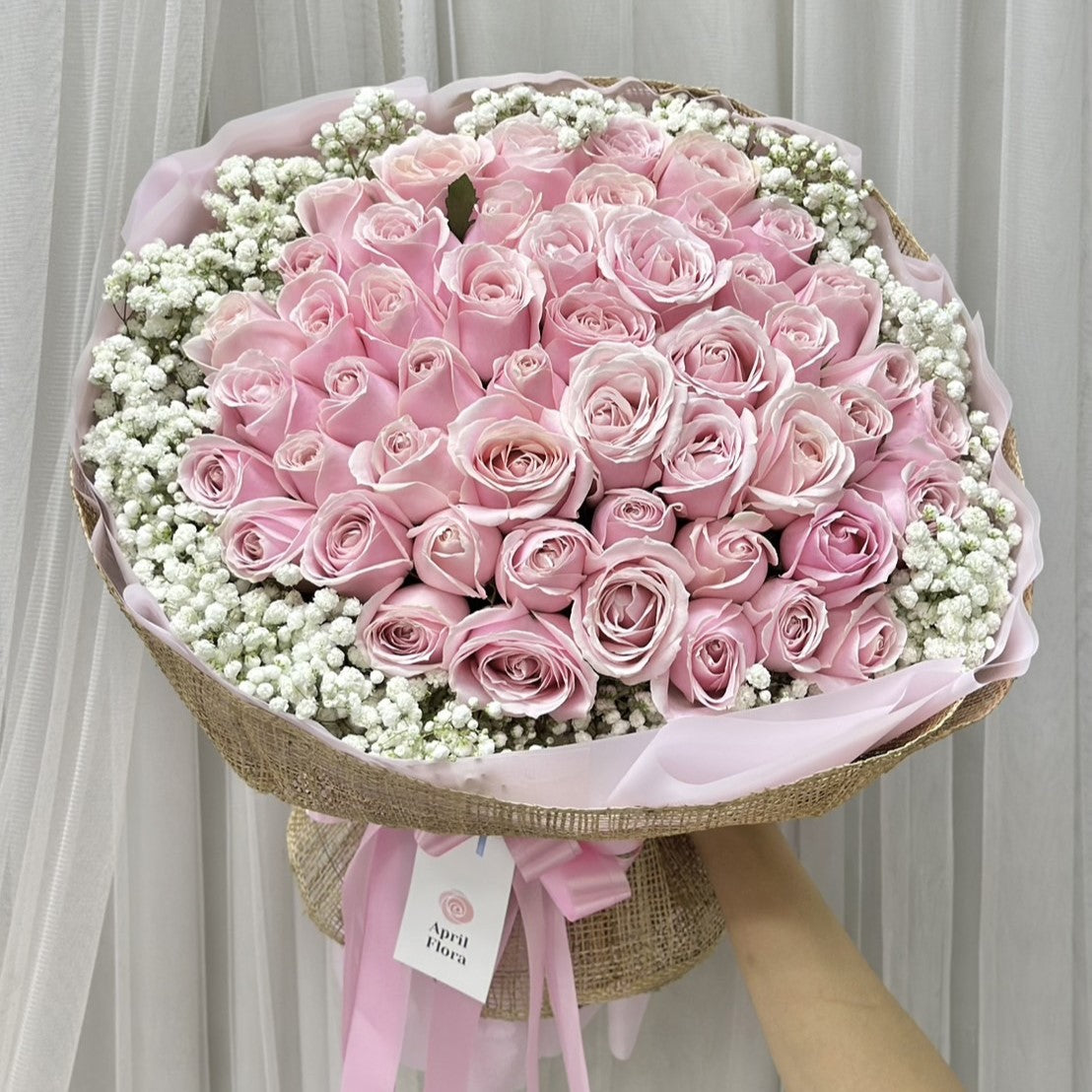 ช่อดอกไม้ "Love and Sweetness" กุหลาบชมพู 50 ดอก