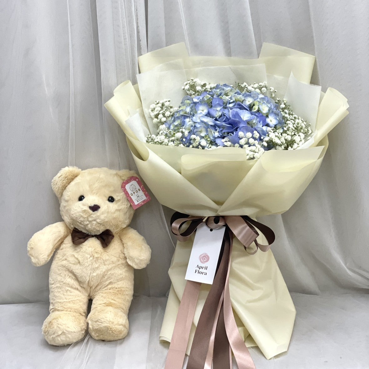 ช่อดอกไม้ "Blue Love"